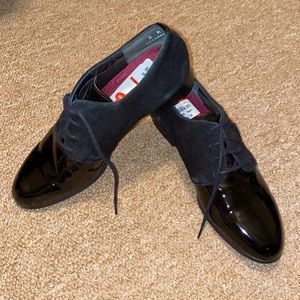 Munro suede patent leather loafer